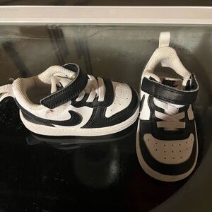 Nike Kids Black and White Velcro Sneakers